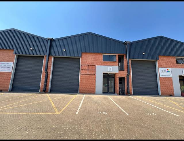 188M² WAREHOUSE TO LET IN LASER PARK